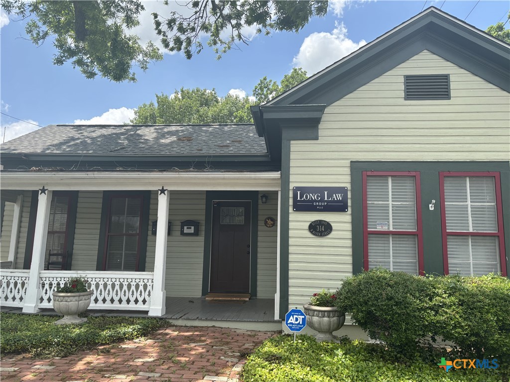 314 N River Street Property Photo 1