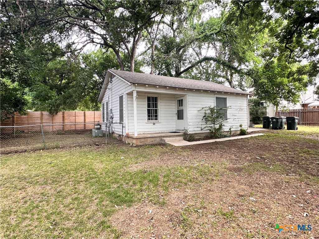 581630 Property Photo 1
