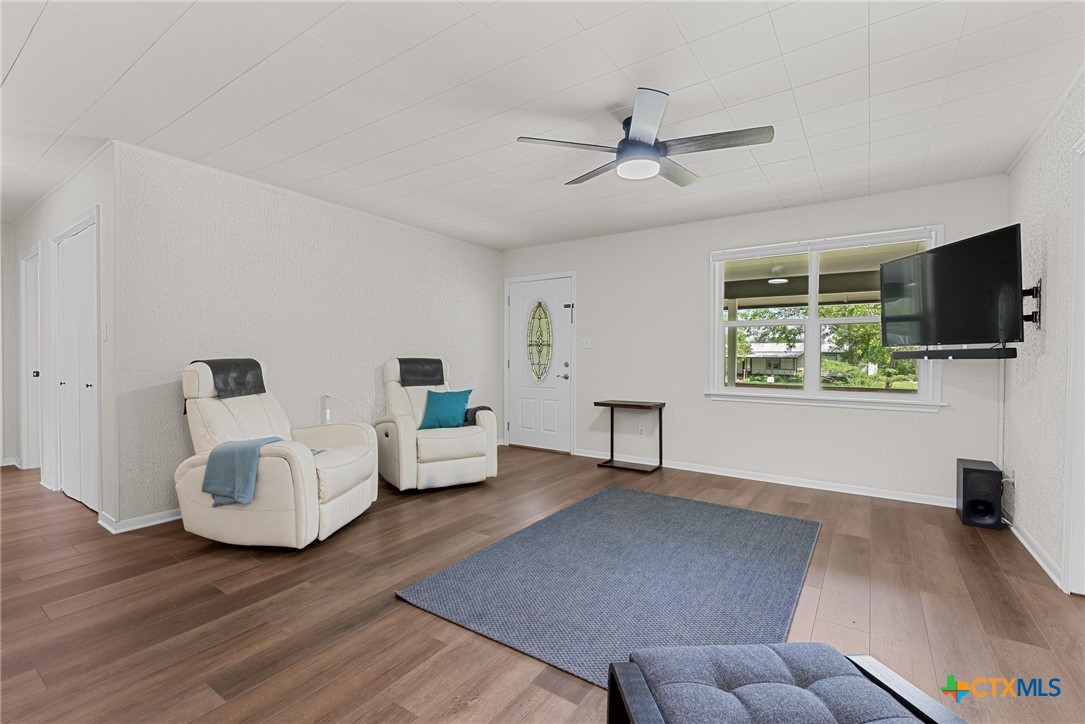 210 Fallwell Street Property Photo 5