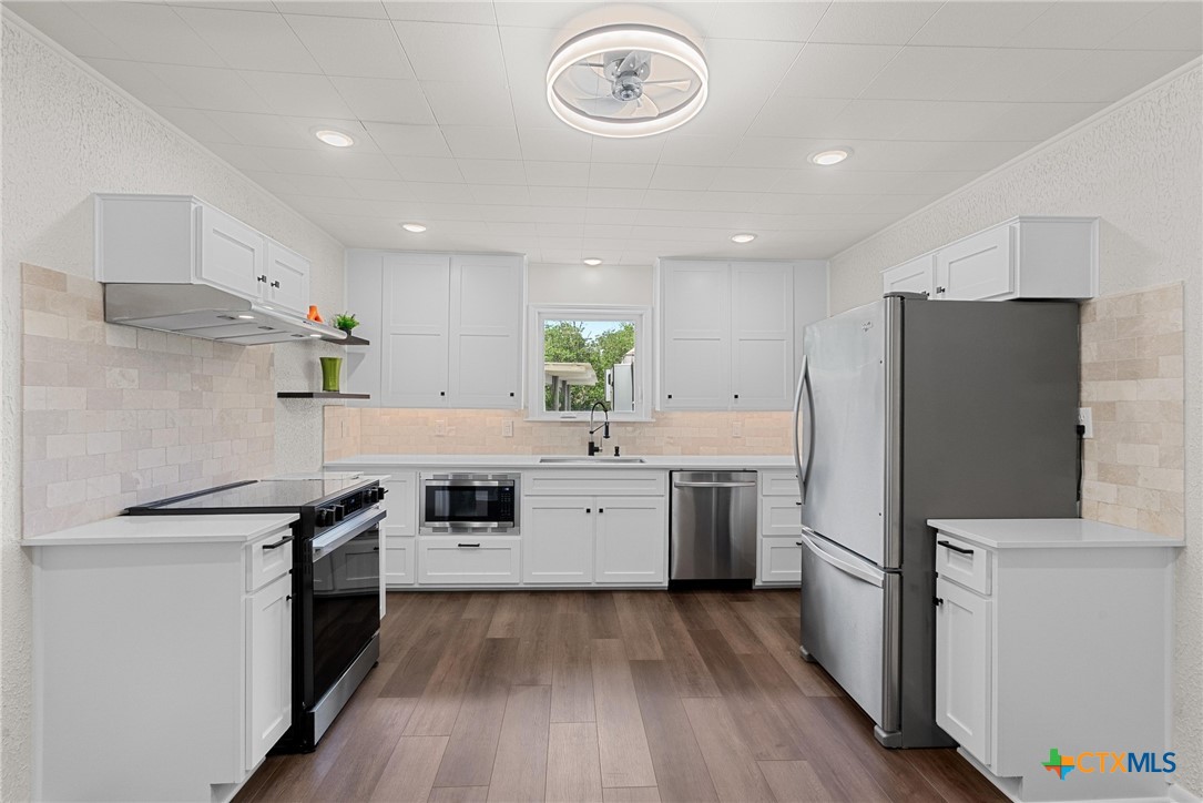 210 Fallwell Street Property Photo 9