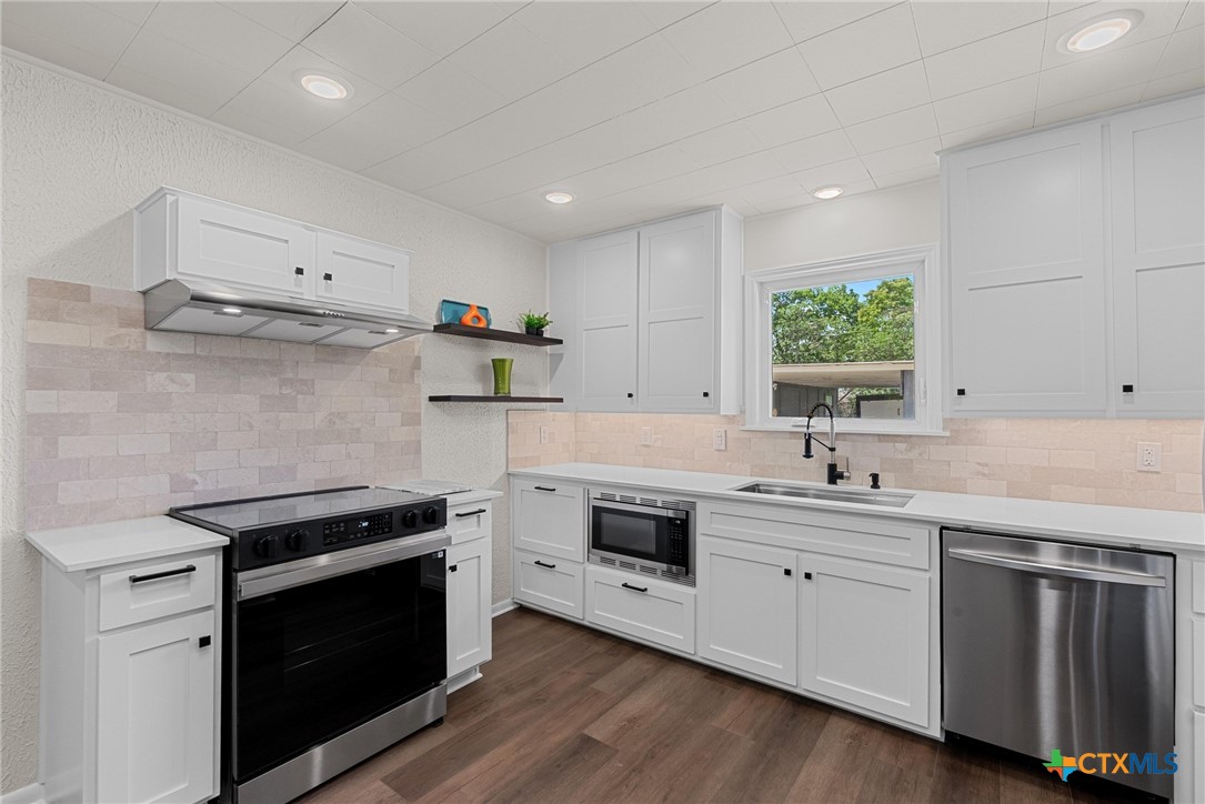 210 Fallwell Street Property Photo 11