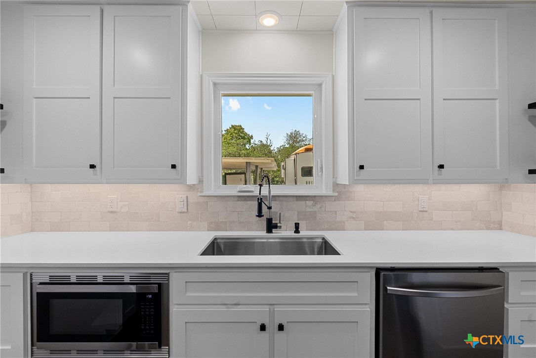 210 Fallwell Street Property Photo 12