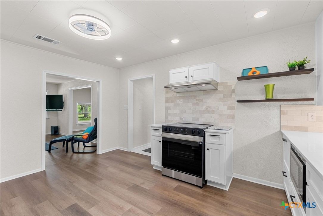 210 Fallwell Street Property Photo 14