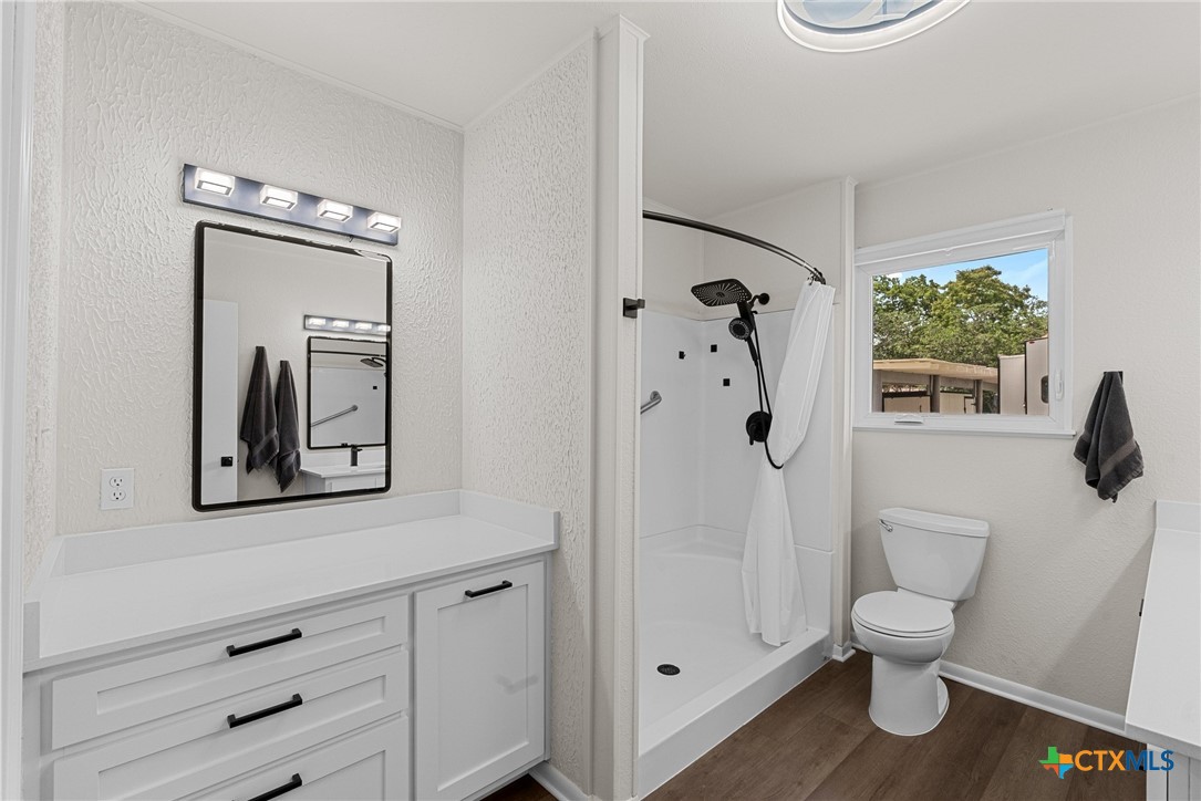 210 Fallwell Street Property Photo 20