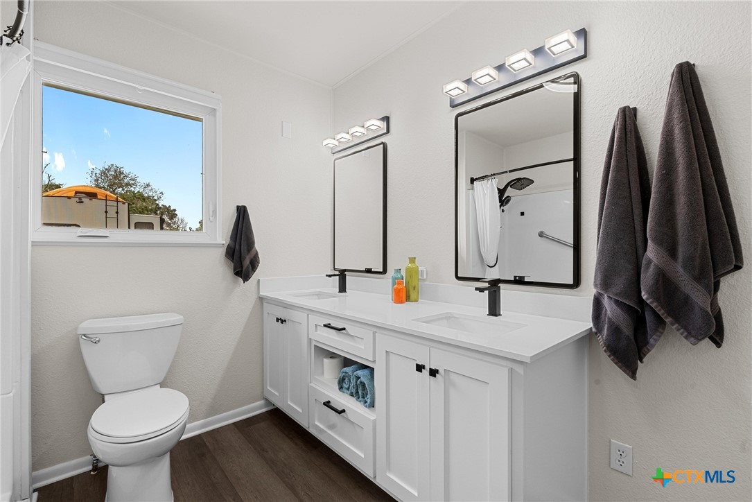 210 Fallwell Street Property Photo 21