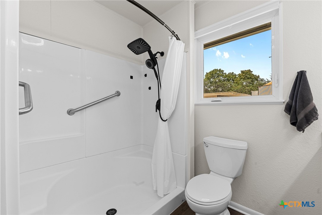 210 Fallwell Street Property Photo 22