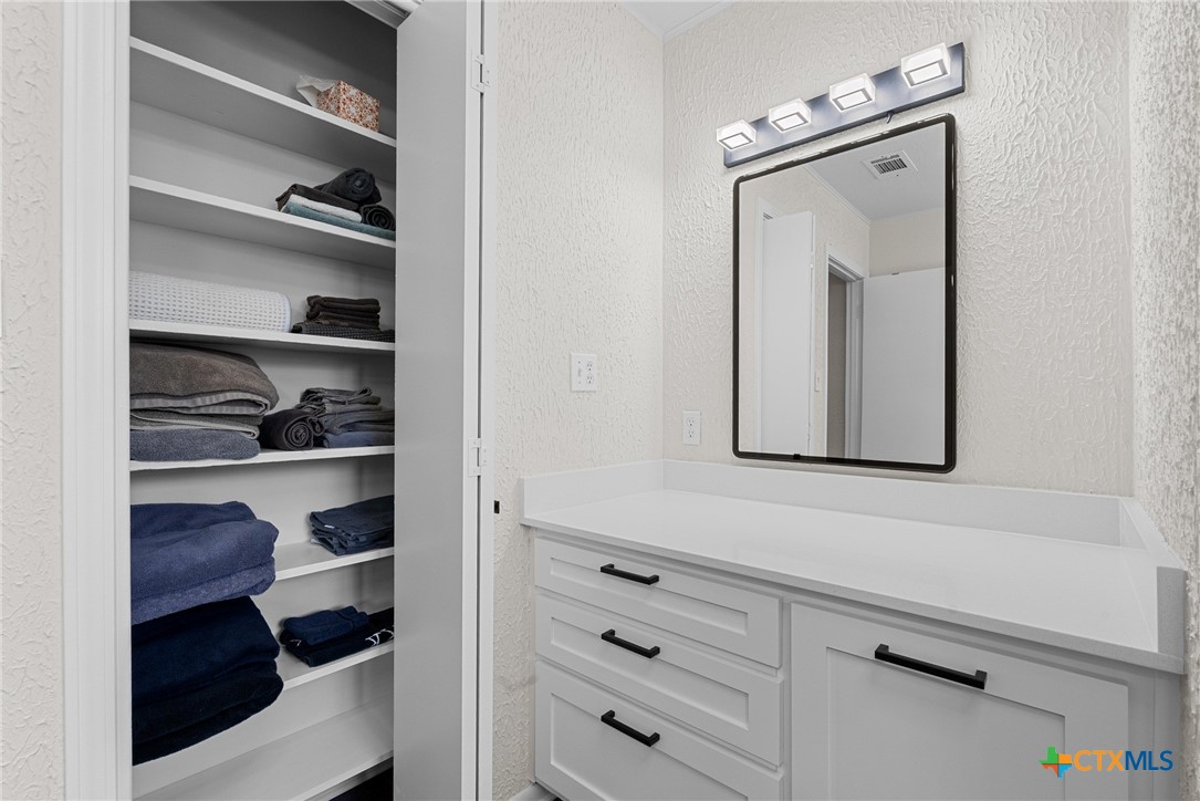 210 Fallwell Street Property Photo 23