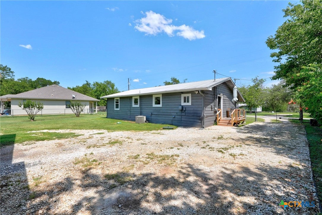 210 Fallwell Street Property Photo 27