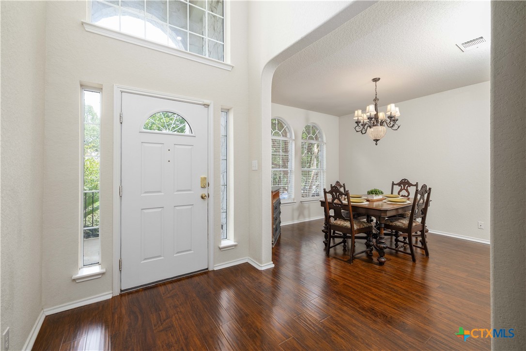 729 San Gabriel Loop Property Photo 5