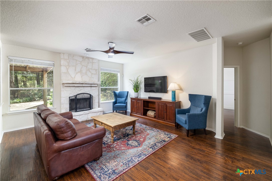 729 San Gabriel Loop Property Photo 15