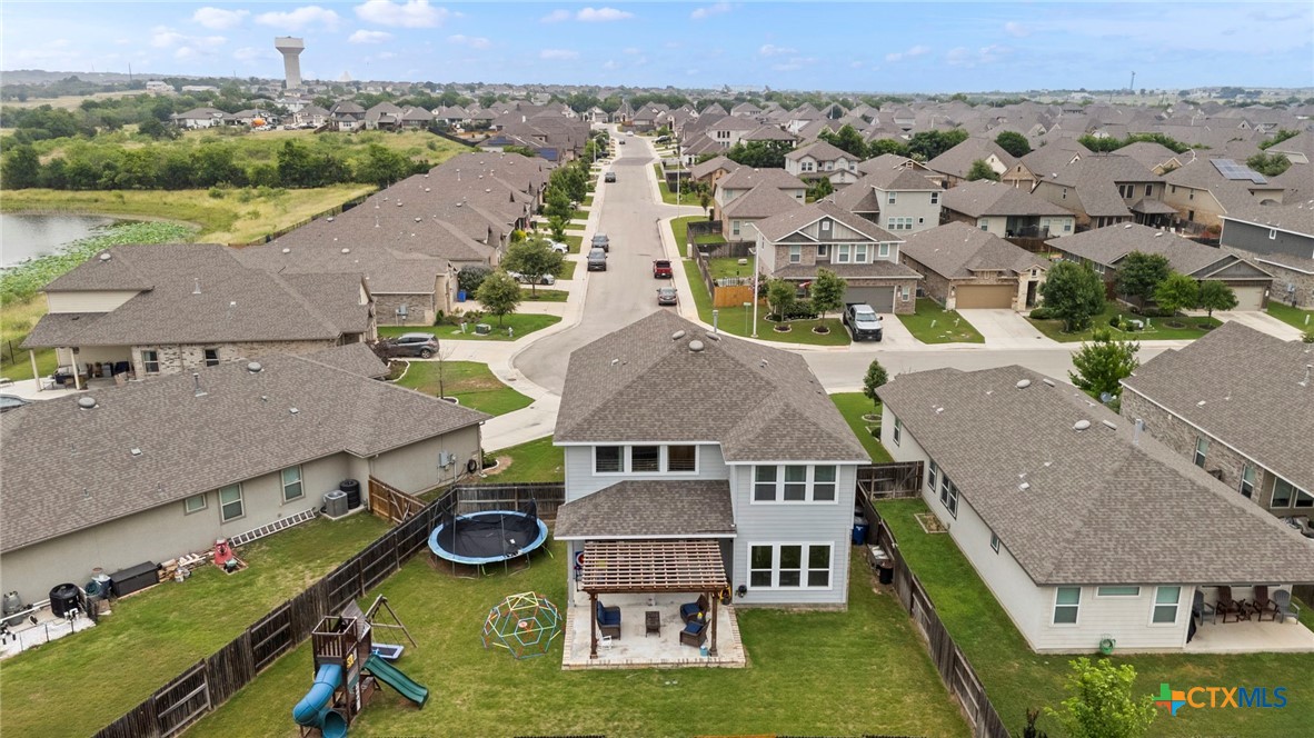 663 Wipper Property Photo 4