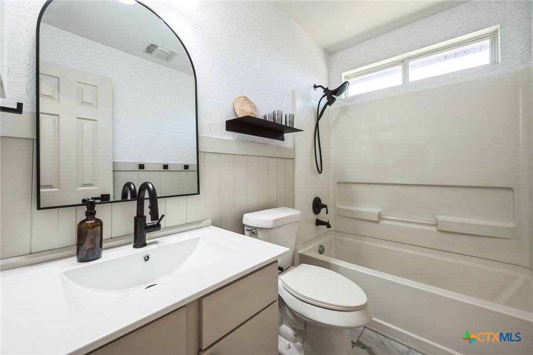 121 Moorhen Lane Property Photo 17