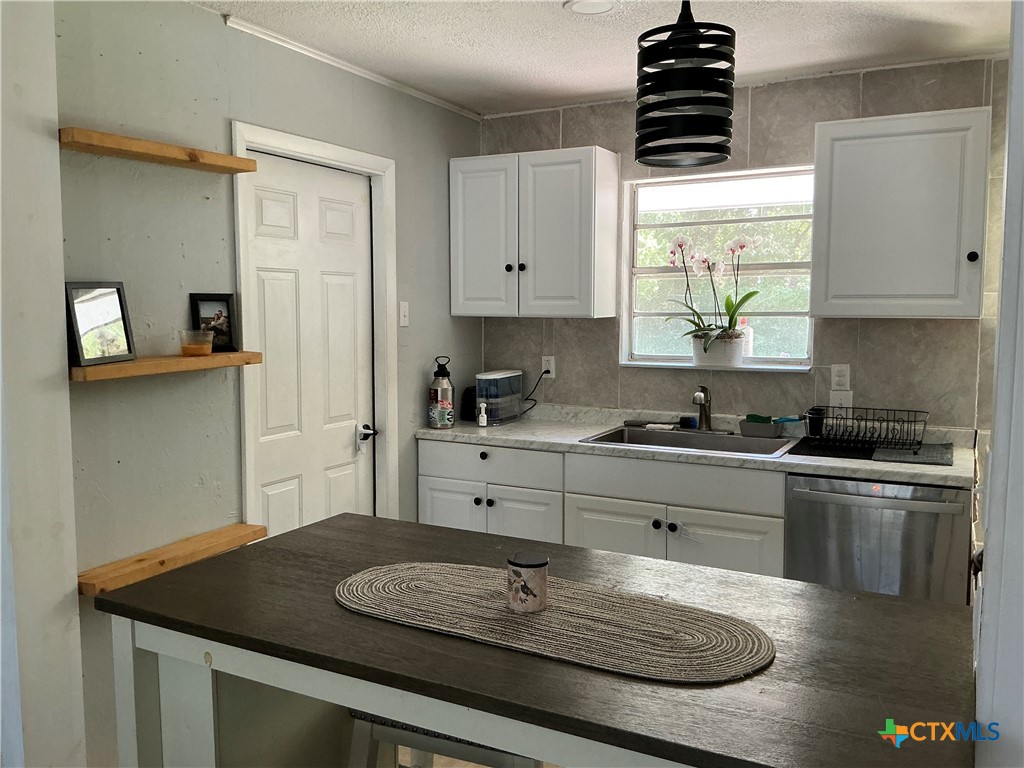 1403 Little Street Property Photo