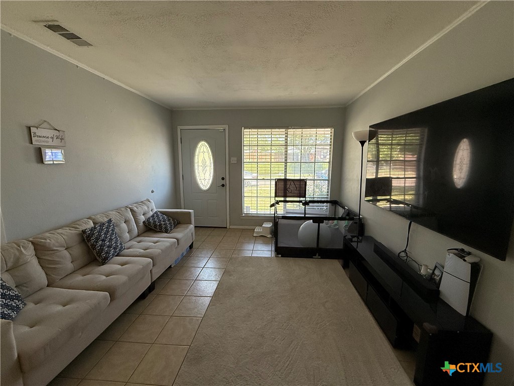 1403 Little Street Property Photo 4