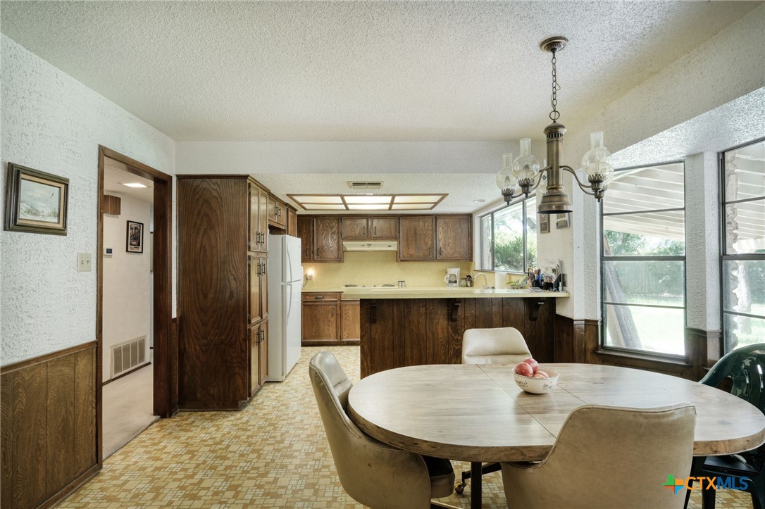 1104 Saint Williams Avenue Property Photo 7