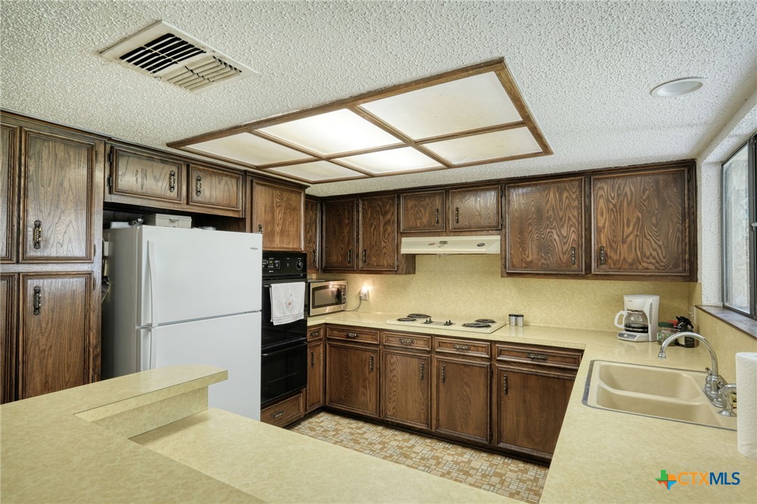 1104 Saint Williams Avenue Property Photo 9