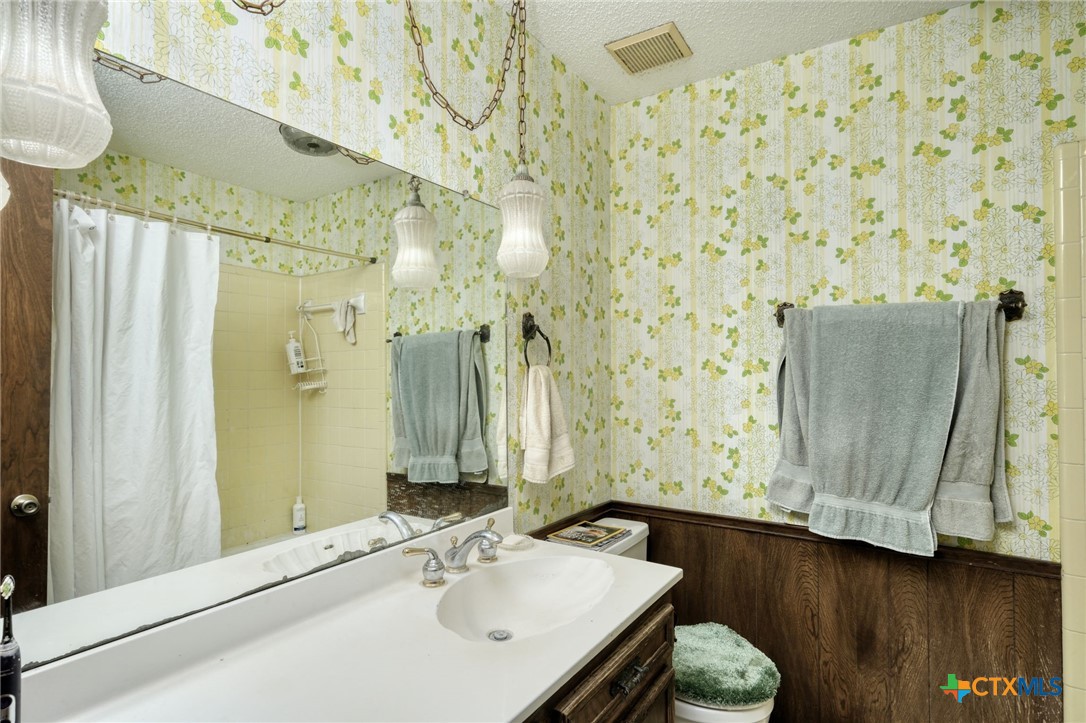 1104 Saint Williams Avenue Property Photo 16