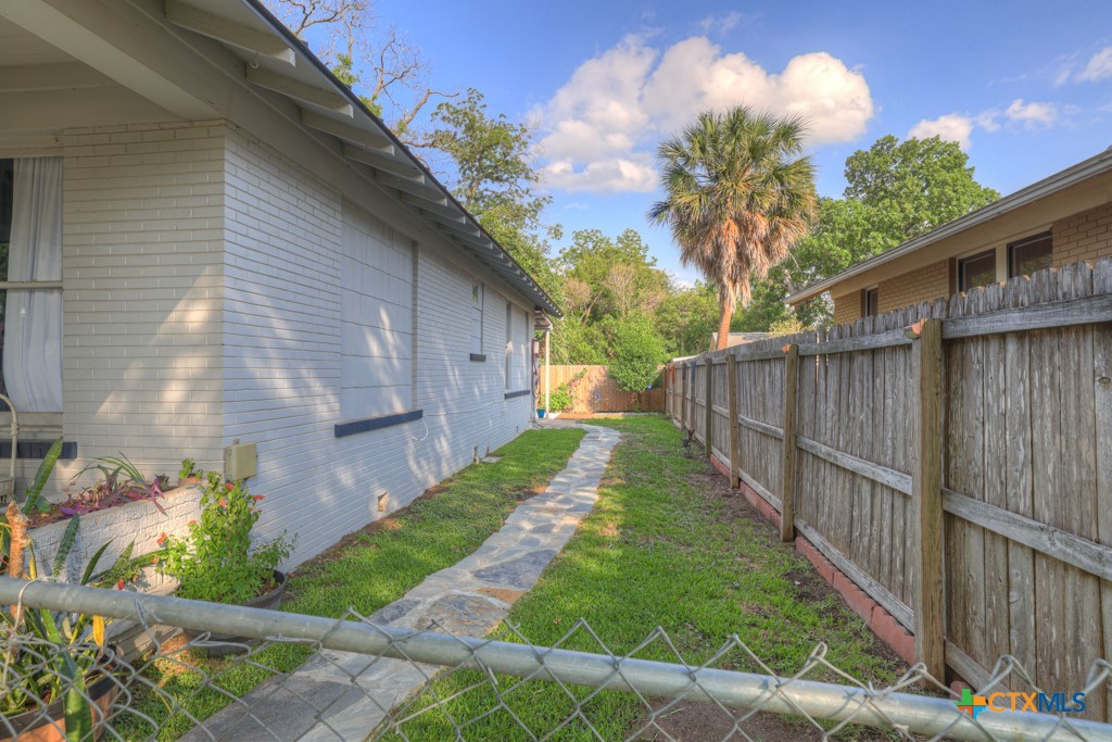 8 Herry Court Property Photo 28