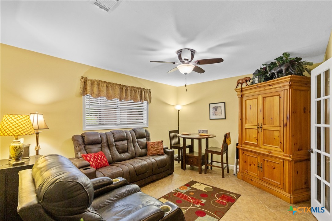 501 Hathaway Street Property Photo 25