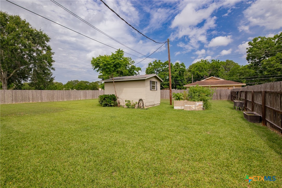 501 Hathaway Street Property Photo 34