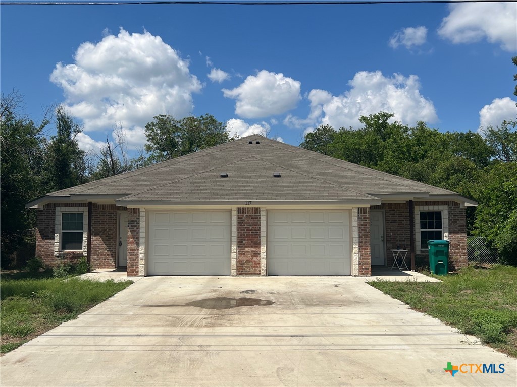 117 E Valley Road B Property Photo 1