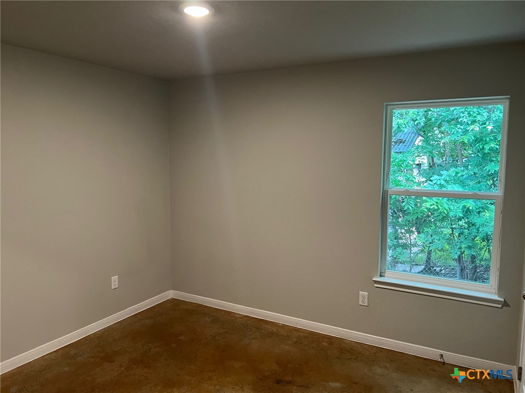 117 E Valley Road B Property Photo 16