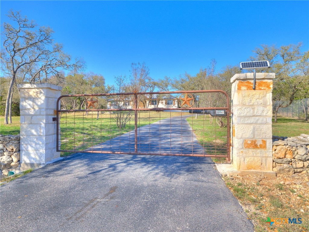 860 Brookside Drive Property Photo 3