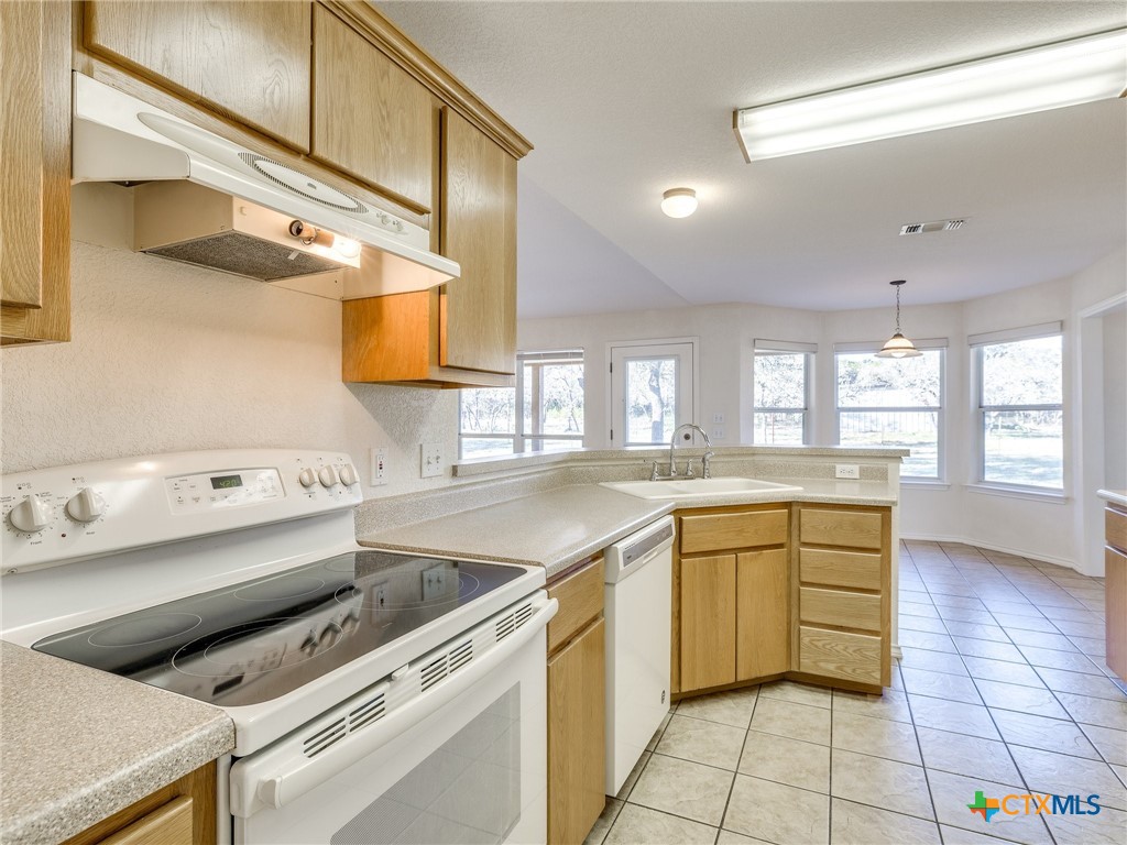 860 Brookside Drive Property Photo 6