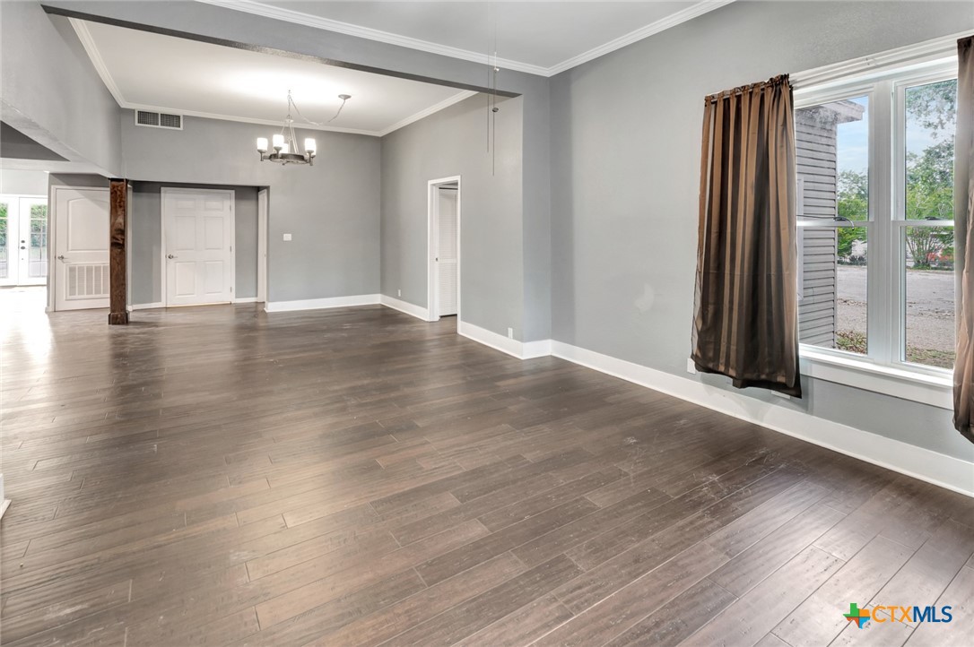 214 Hubbard Street Property Photo 5