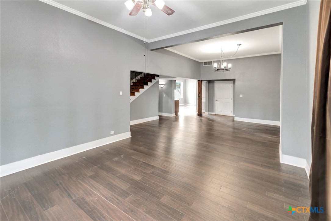 214 Hubbard Street Property Photo 6