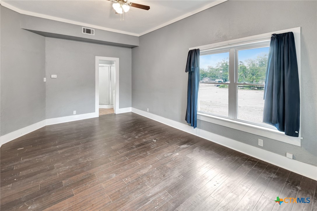 214 Hubbard Street Property Photo 10