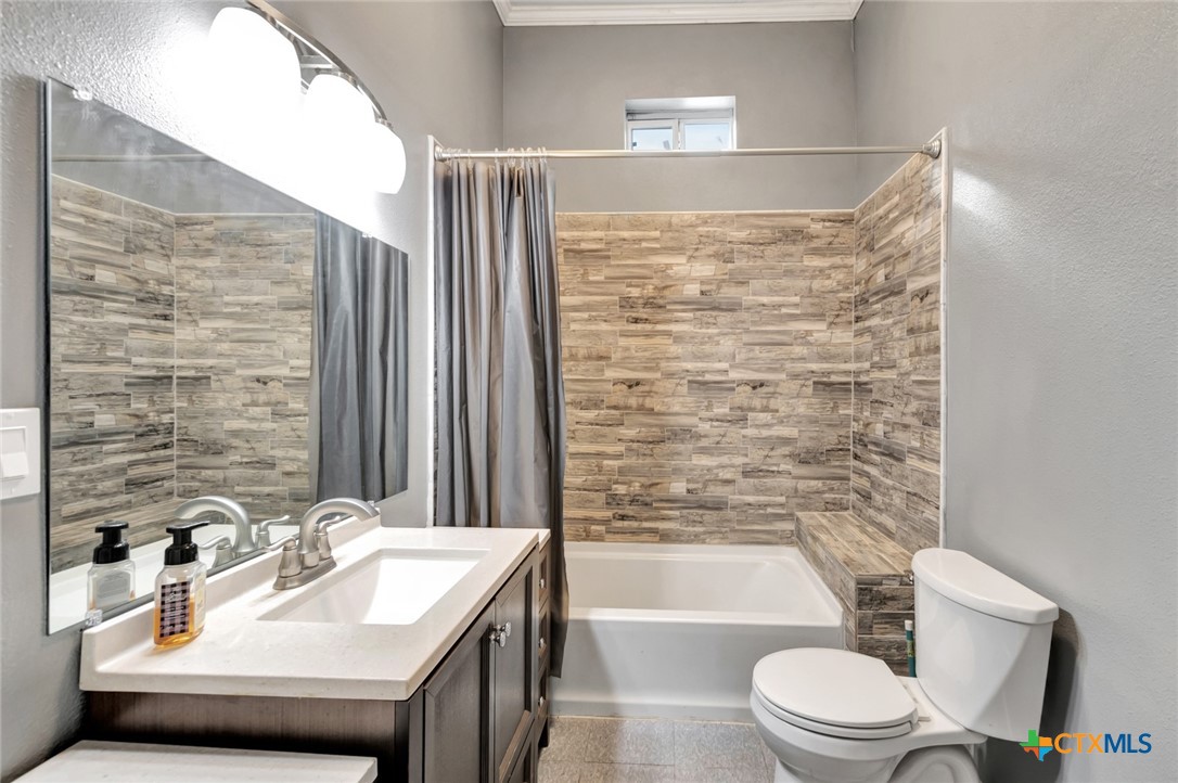 214 Hubbard Street Property Photo 16
