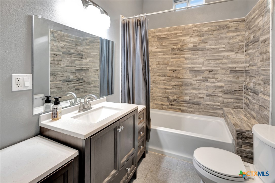 214 Hubbard Street Property Photo 17