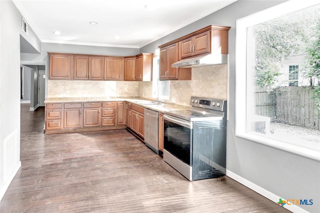 214 Hubbard Street Property Photo 20