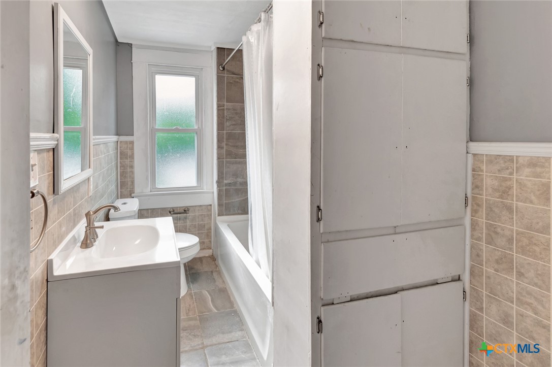 214 Hubbard Street Property Photo 38