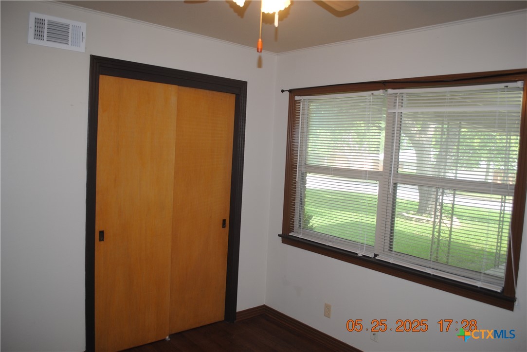 106 E Young Avenue Property Photo 10