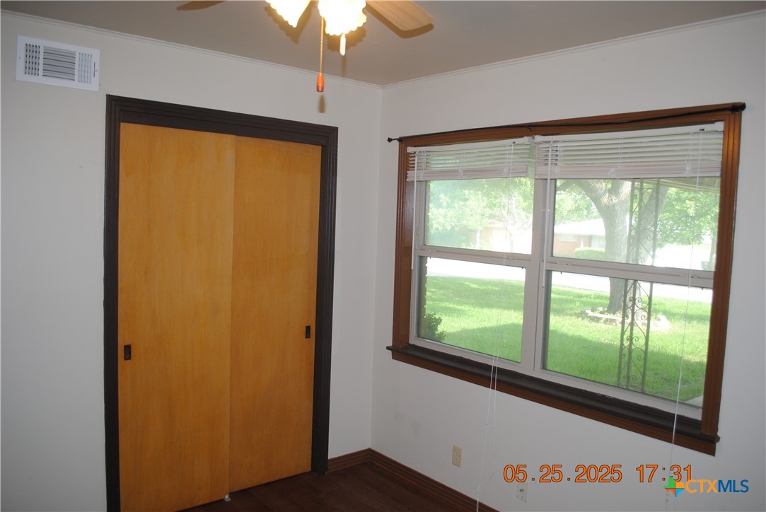 106 E Young Avenue Property Photo 11