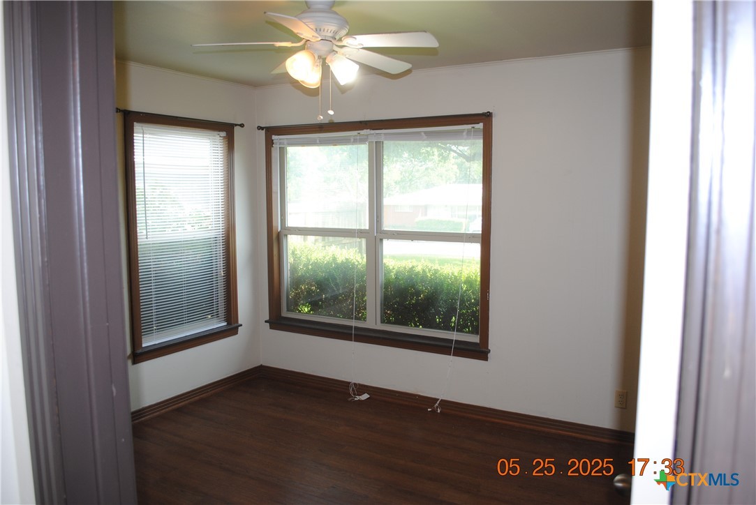 106 E Young Avenue Property Photo 12