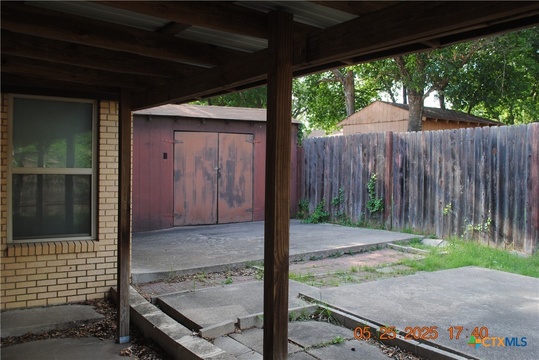 106 E Young Avenue Property Photo 18