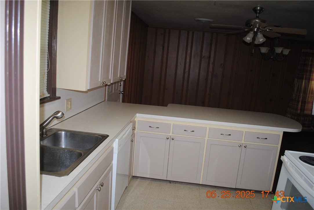 106 E Young Avenue Property Photo 20