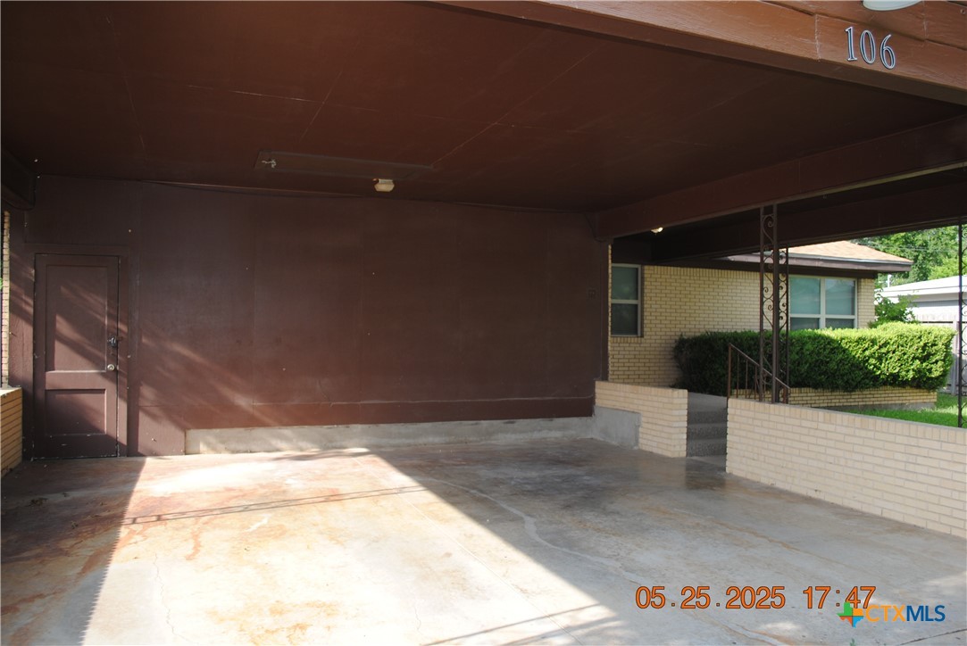 106 E Young Avenue Property Photo 22