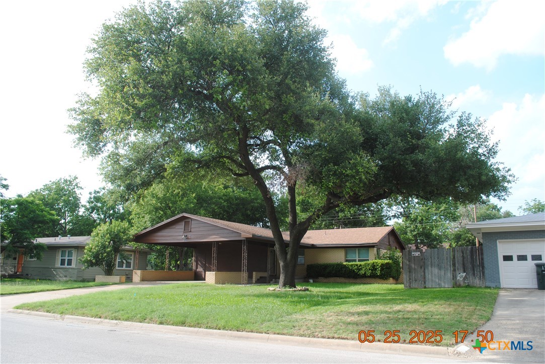 106 E Young Avenue Property Photo 24