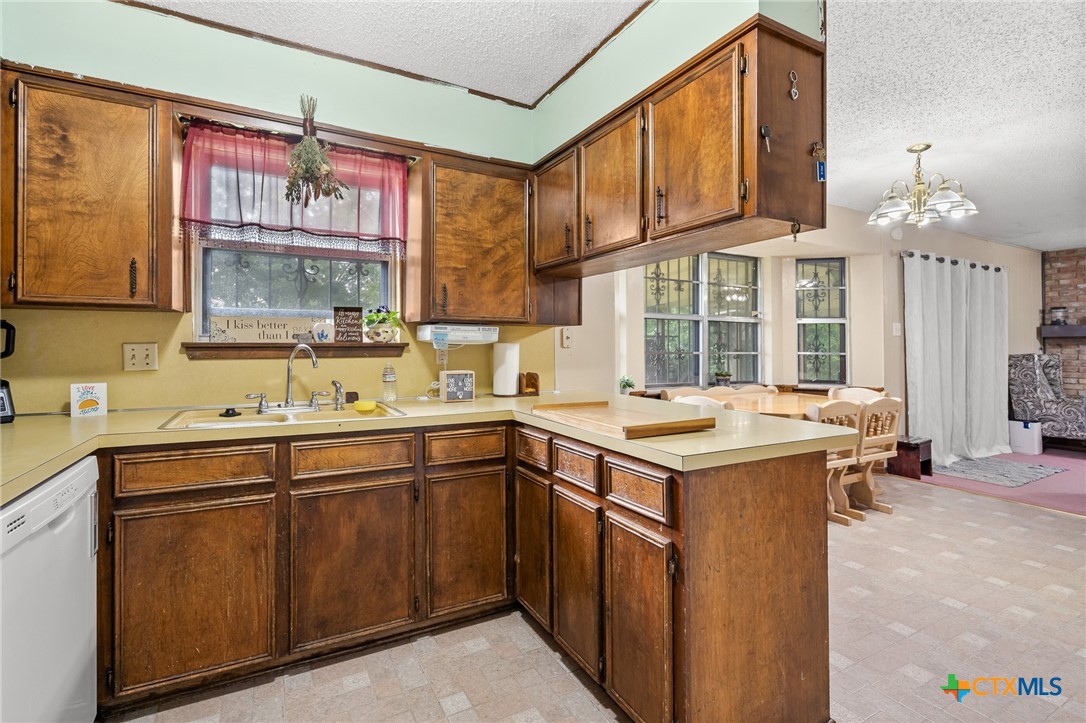 1900 Bundrant Drive Property Photo 13