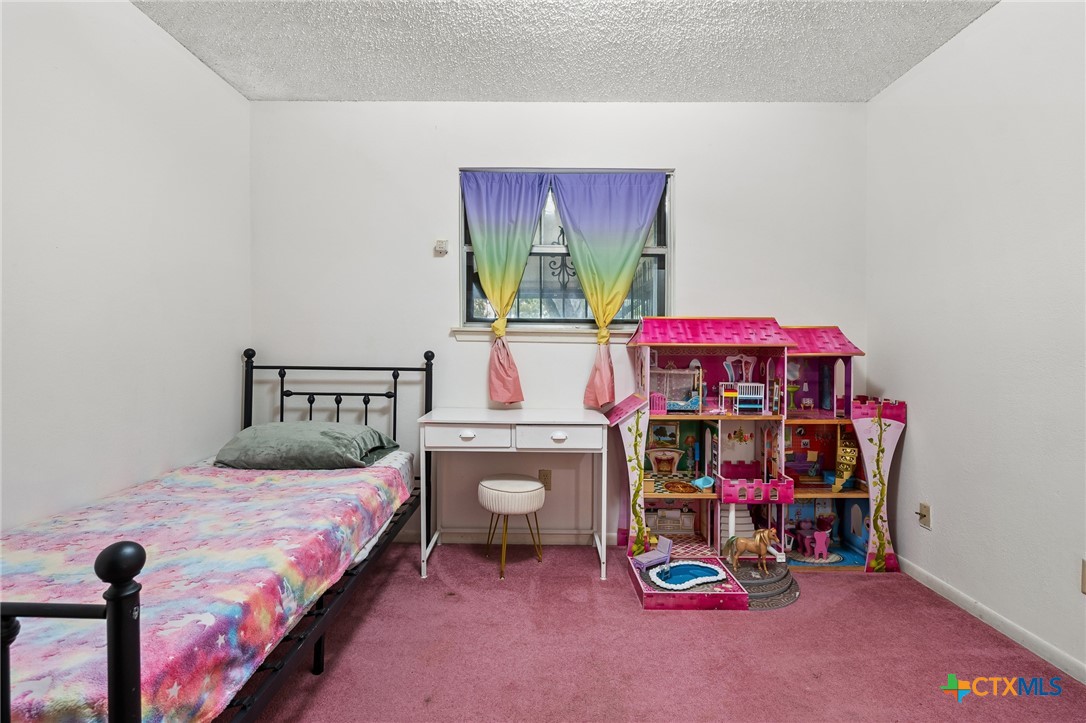 1900 Bundrant Drive Property Photo 14