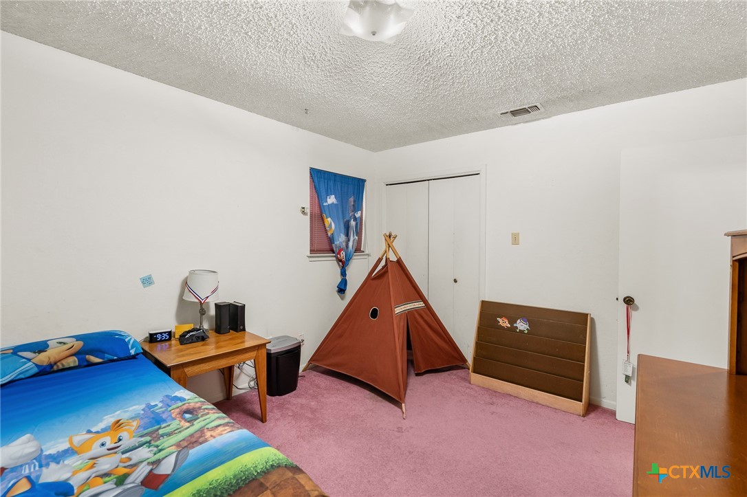 1900 Bundrant Drive Property Photo 16