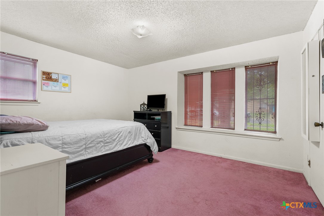 1900 Bundrant Drive Property Photo 20