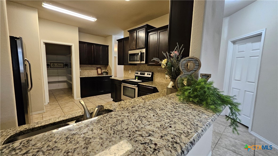 706 Cody James Drive Property Photo 4
