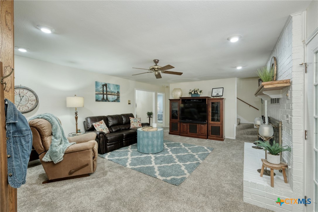 1604 W Creek Loop Property Photo 12
