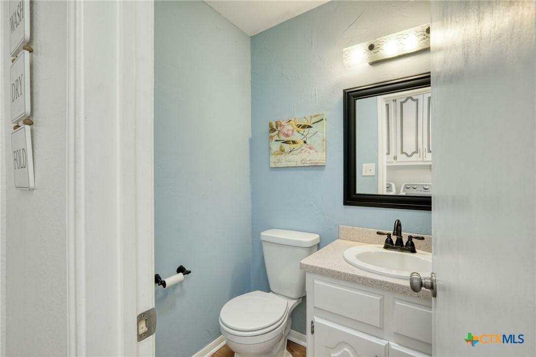 1604 W Creek Loop Property Photo 16