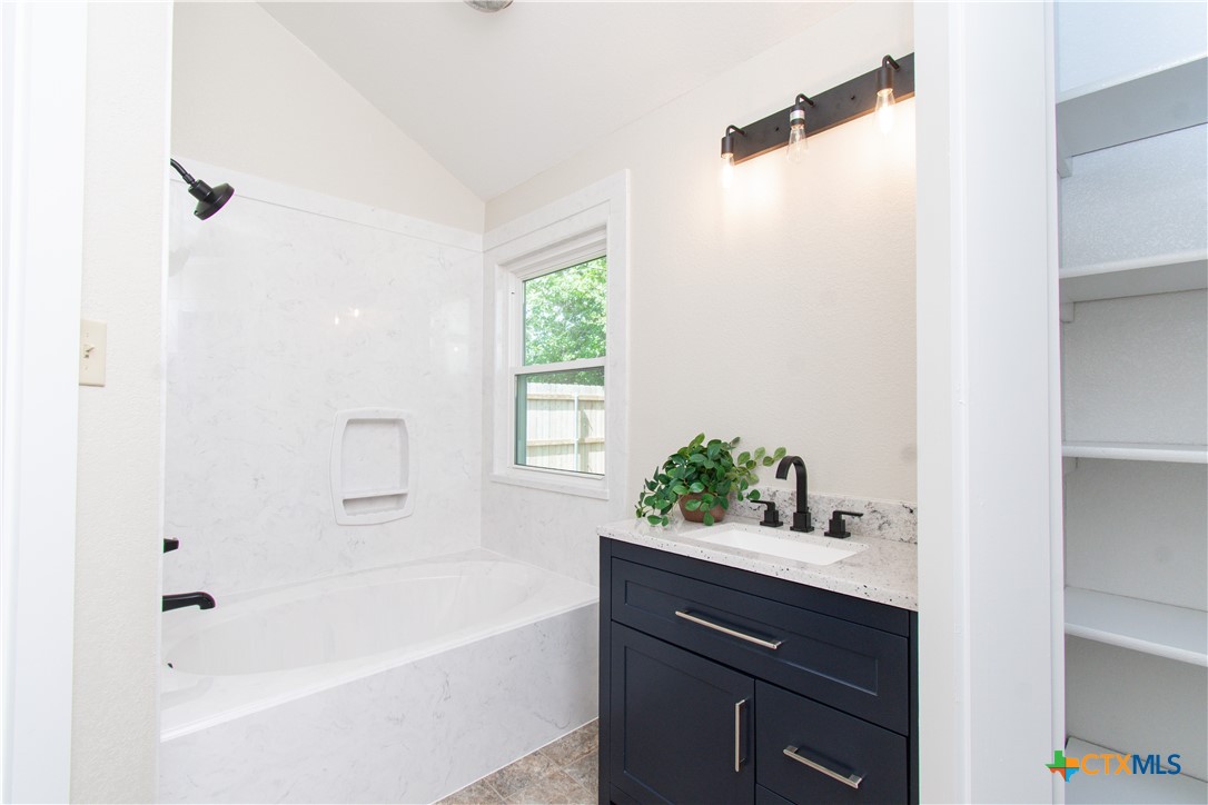 1418 Cedar Lane Property Photo 12
